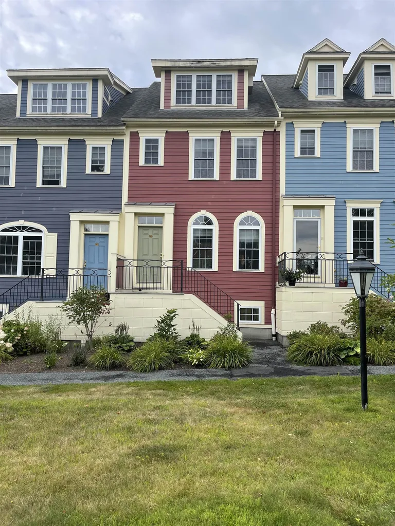 86 Barrister Drive Hartford VT 05001