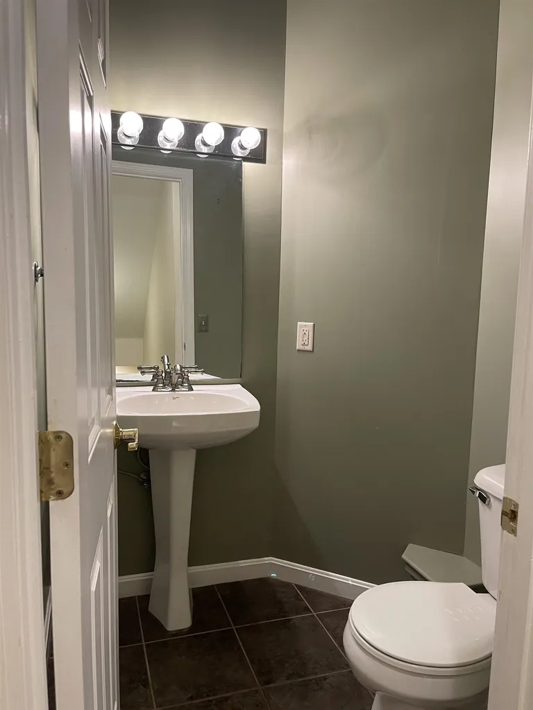 86 Barrister Drive Hartford VT 05001