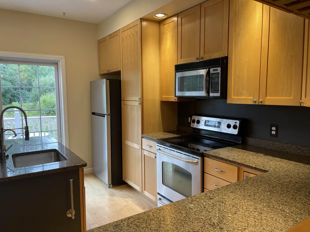 86 Barrister Drive Hartford VT 05001