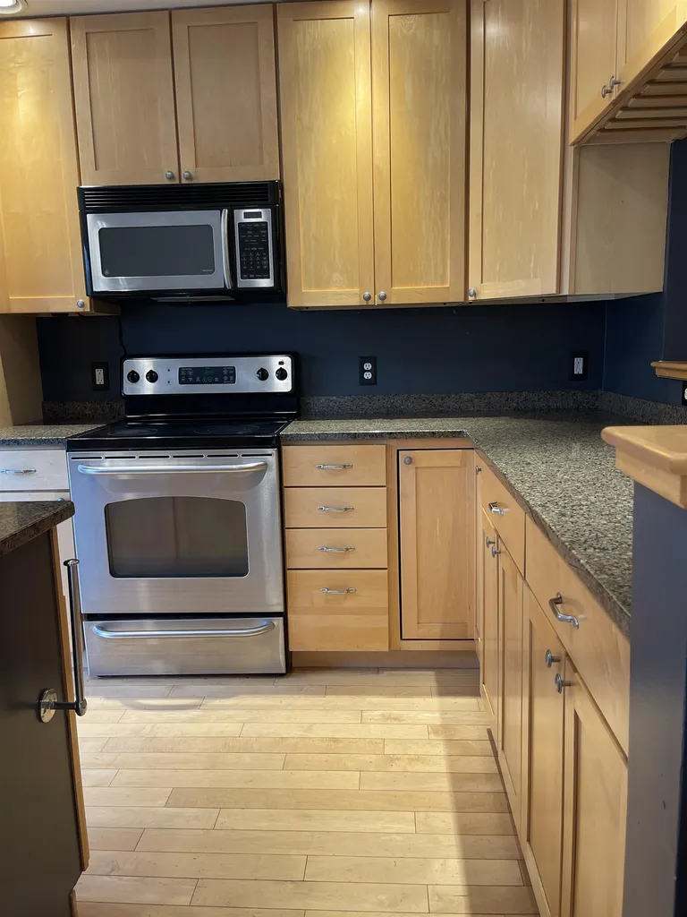 86 Barrister Drive Hartford VT 05001