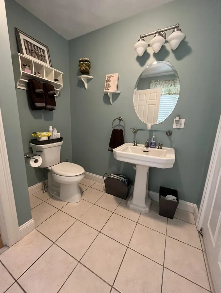 125 Main Avenue South Hampton NH 03827