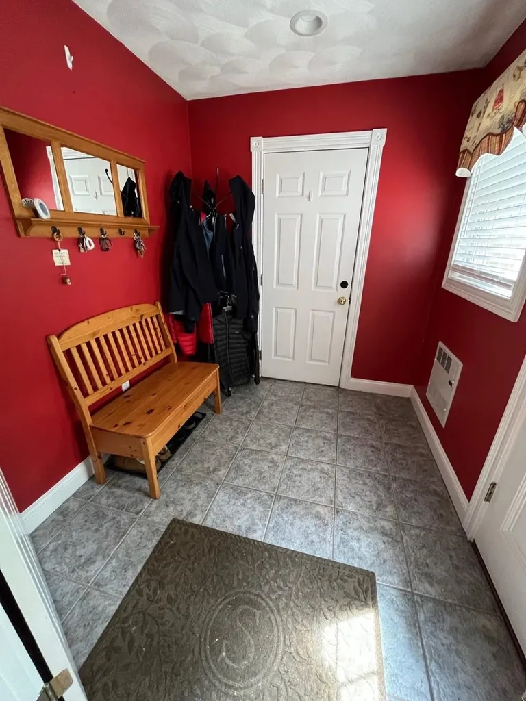 125 Main Avenue South Hampton NH 03827