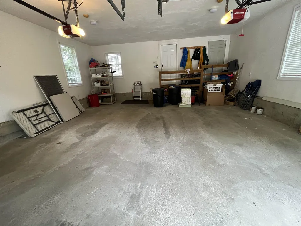 125 Main Avenue South Hampton NH 03827