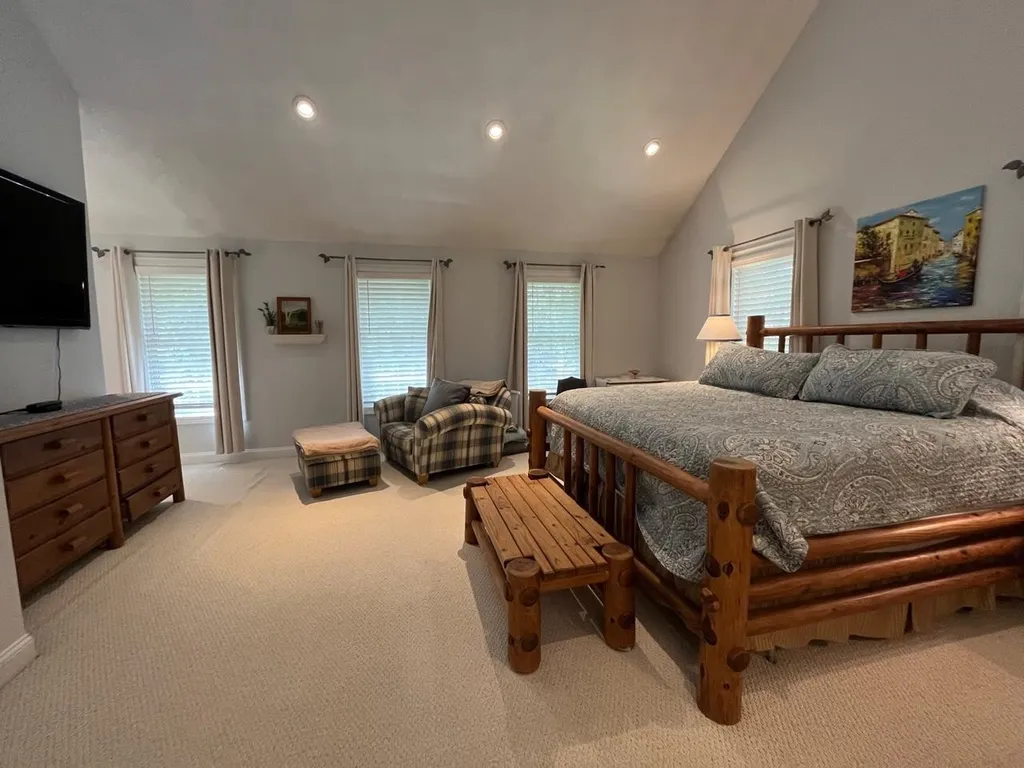 125 Main Avenue South Hampton NH 03827