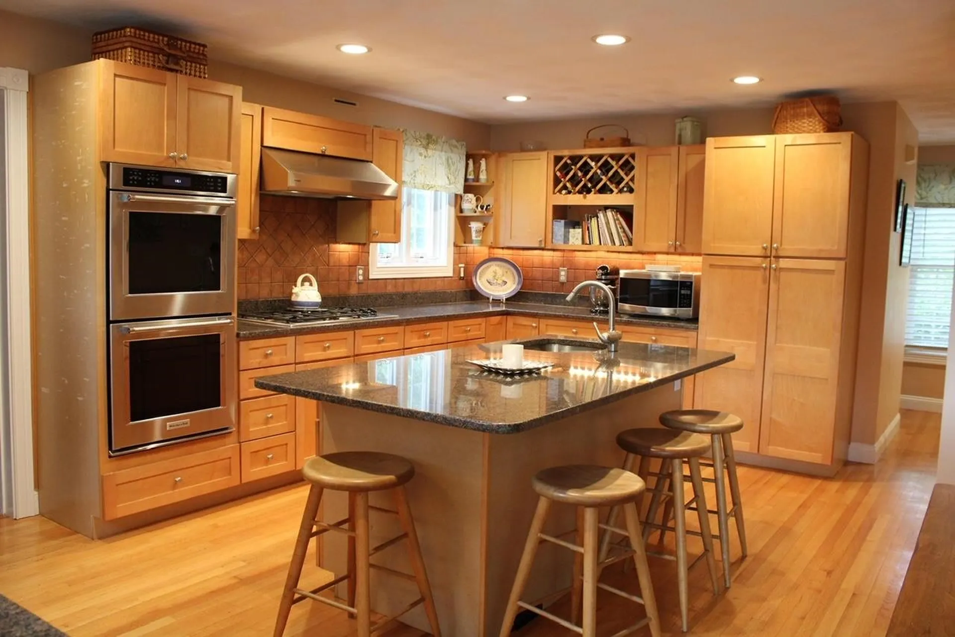125 Main Avenue South Hampton NH 03827