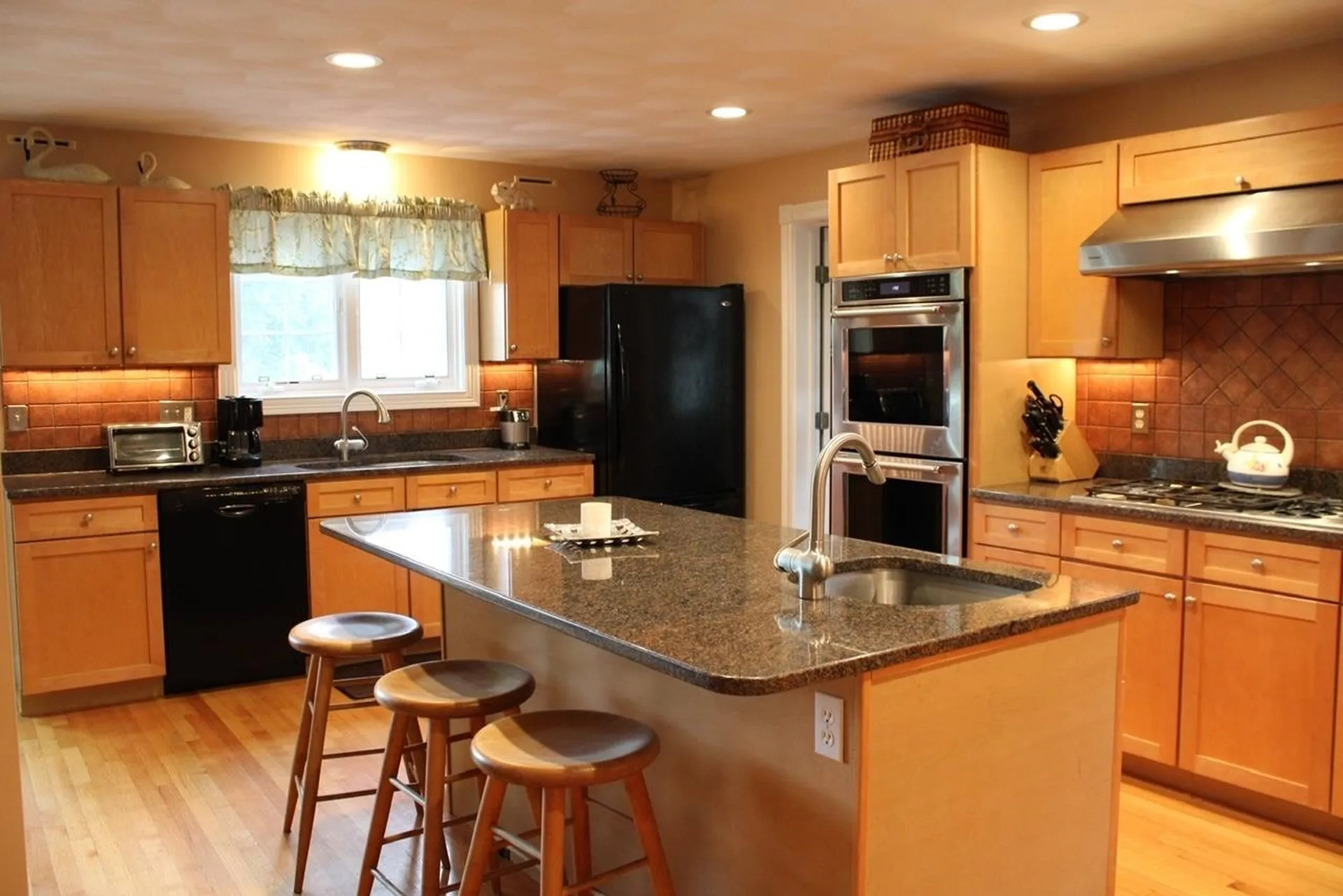 125 Main Avenue South Hampton NH 03827