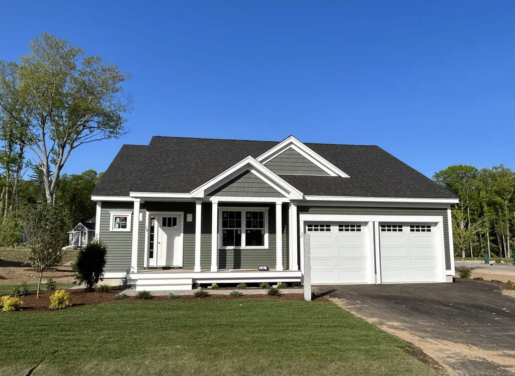18 Rose Fountain Lane Hampton NH 03842