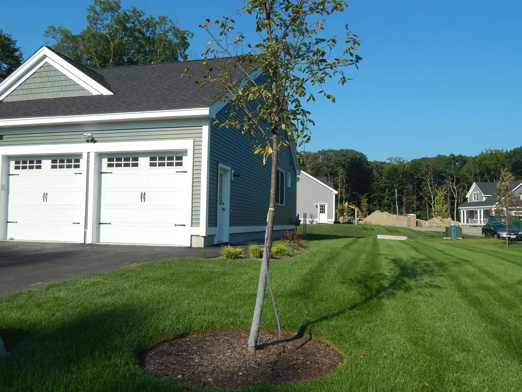 18 Rose Fountain Lane Hampton NH 03842