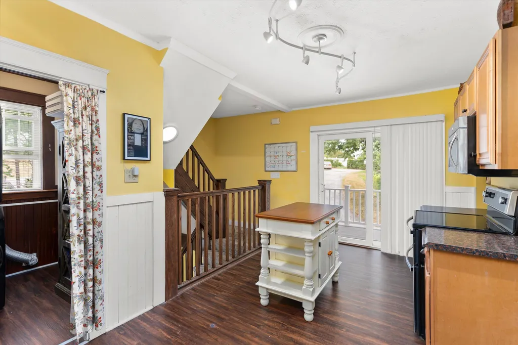566 Amherst Street Manchester NH 03104