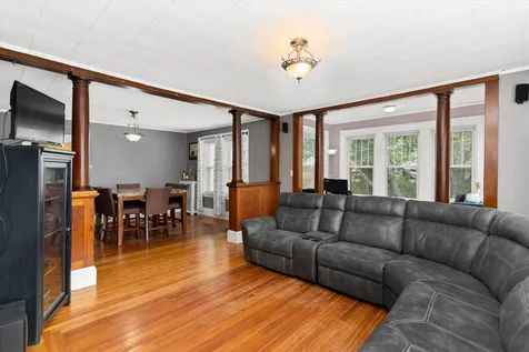 566 Amherst Street Manchester NH 03104