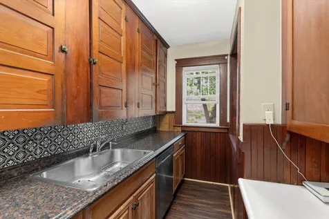 566 Amherst Street Manchester NH 03104