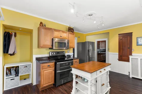 566 Amherst Street Manchester NH 03104