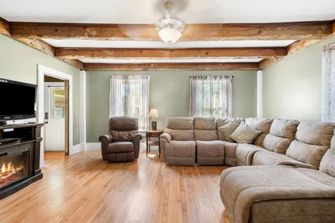 82 High Range Road Londonderry NH 03053