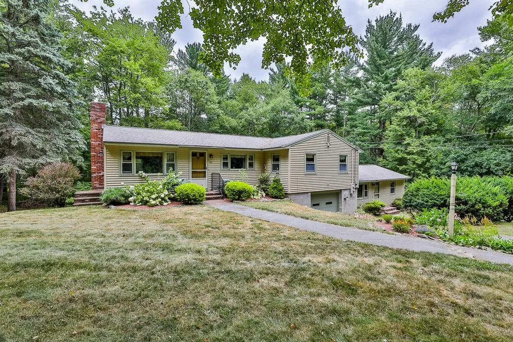 52 Brady Avenue Salem NH 03079