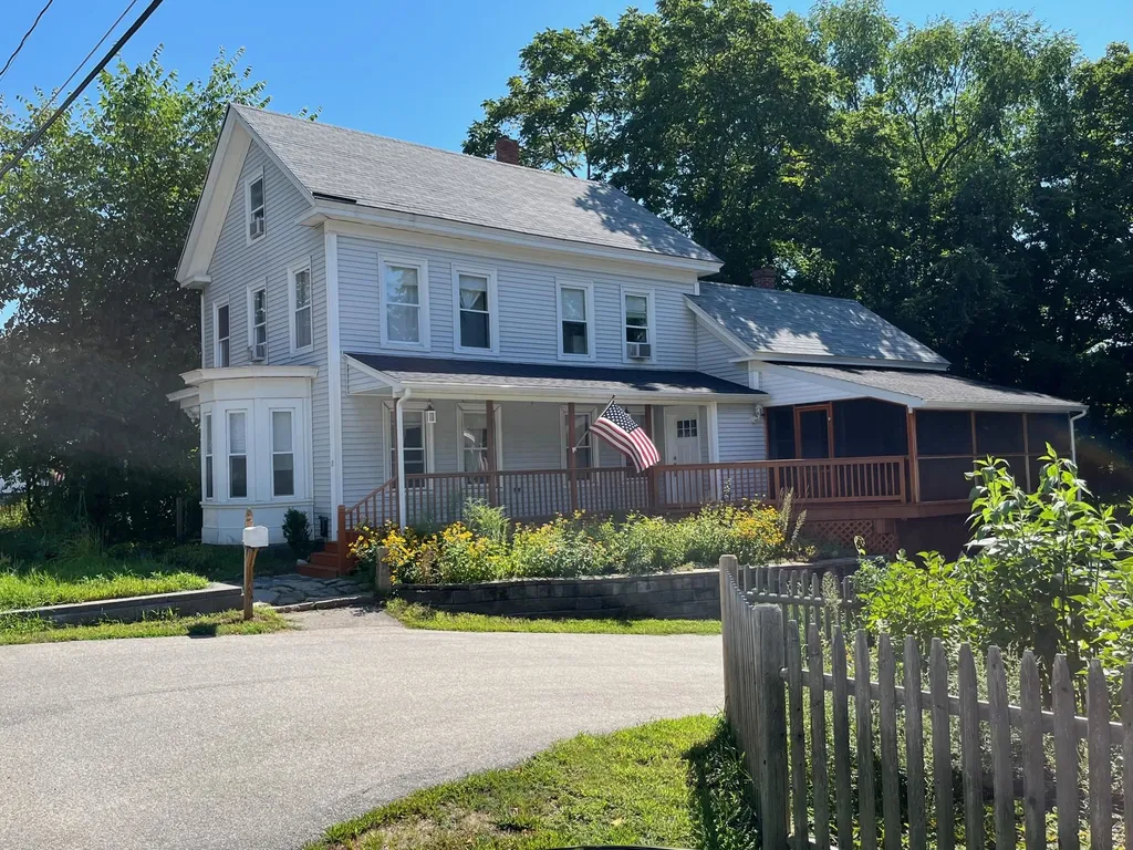 17 Elm Street Farmington NH 03835