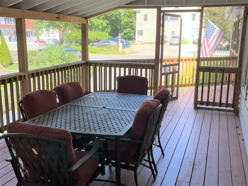 17 Elm Street Farmington NH 03835