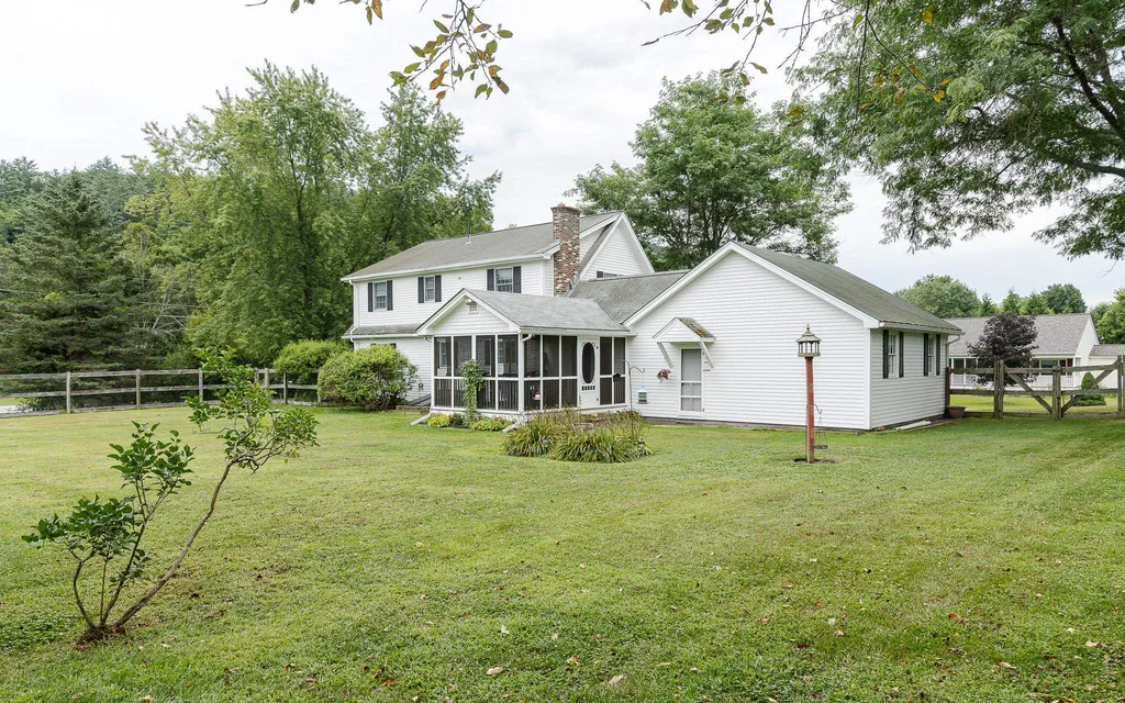 8 Dearborn Circle Walpole NH 03608