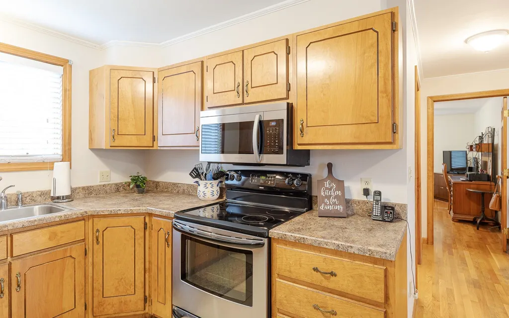 8 Dearborn Circle Walpole NH 03608