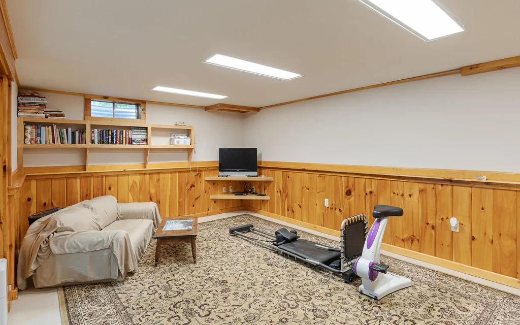 8 Dearborn Circle Walpole NH 03608