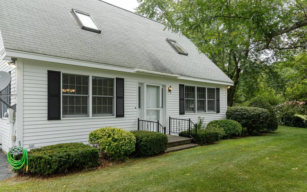 8 Dearborn Circle Walpole NH 03608