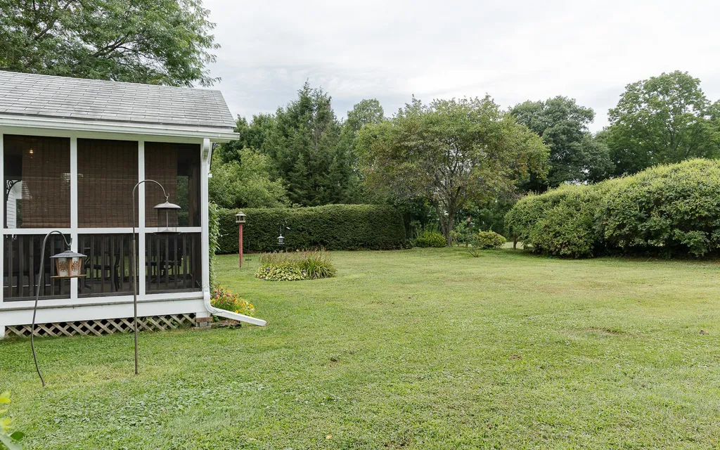 8 Dearborn Circle Walpole NH 03608