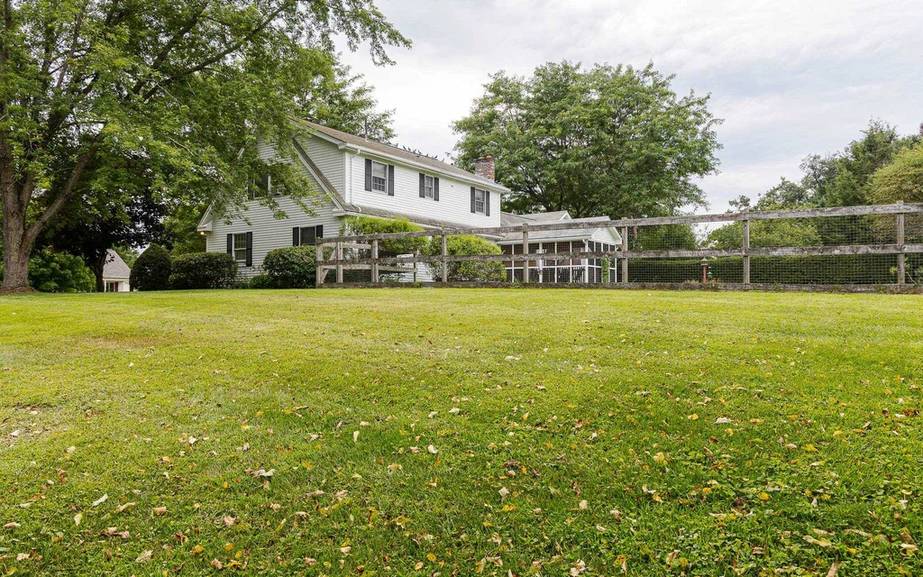 8 Dearborn Circle Walpole NH 03608