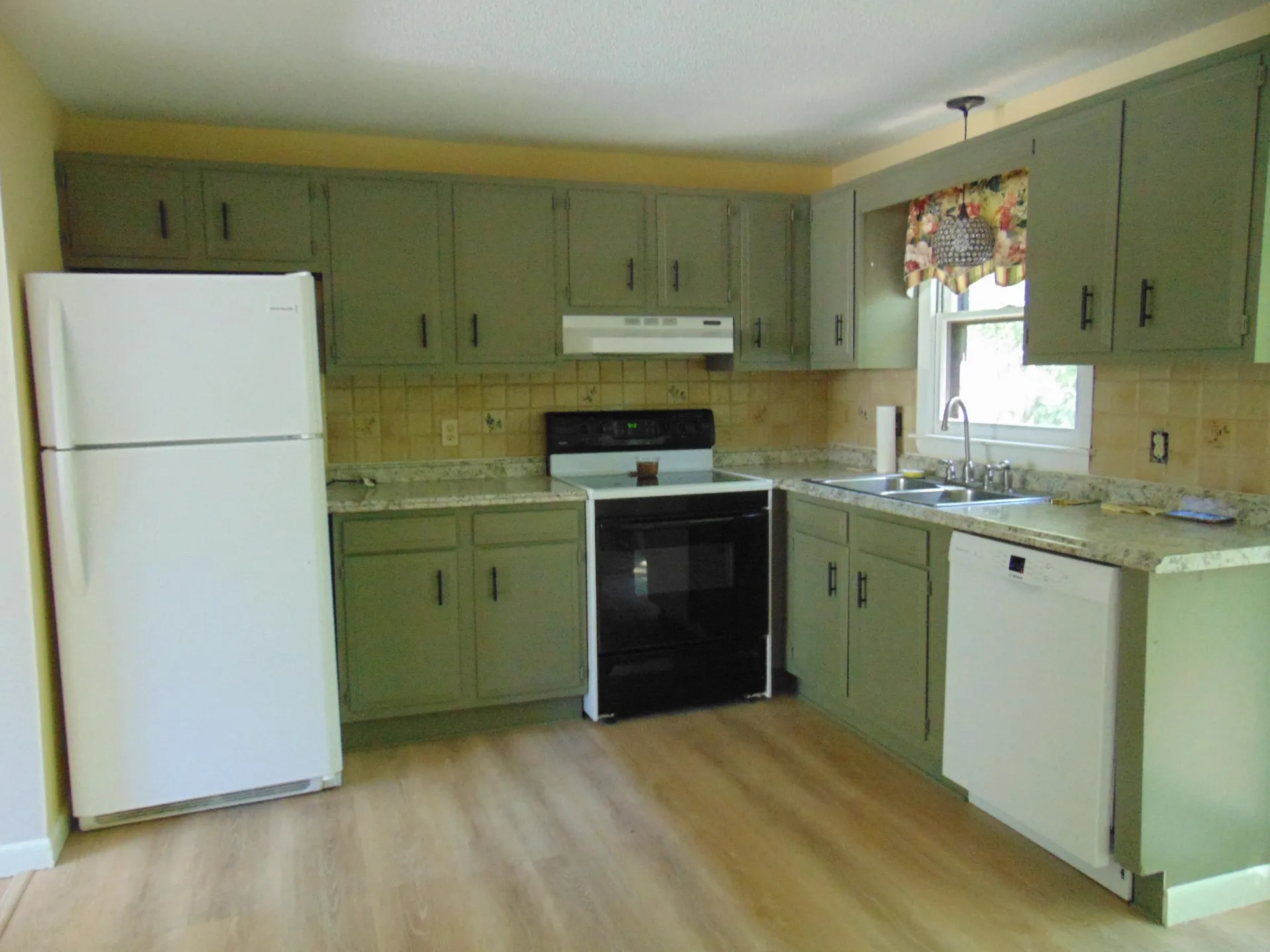 42r Derryfield Road Derry NH 03038