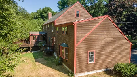 16 Country Club Lane Plaistow NH 03865