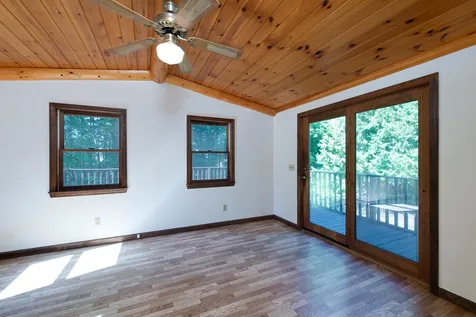 16 Country Club Lane Plaistow NH 03865