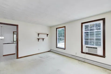 16 Country Club Lane Plaistow NH 03865