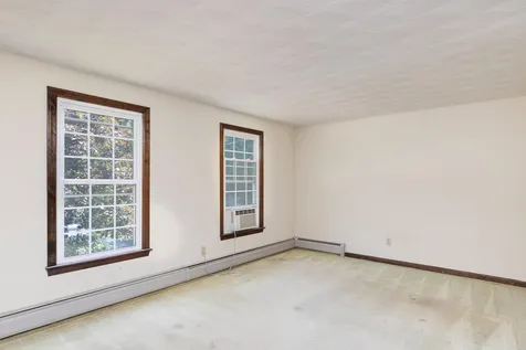 16 Country Club Lane Plaistow NH 03865