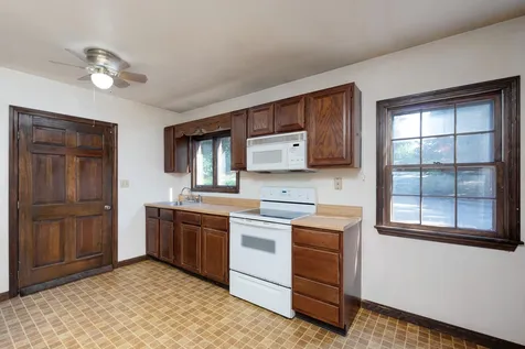 16 Country Club Lane Plaistow NH 03865