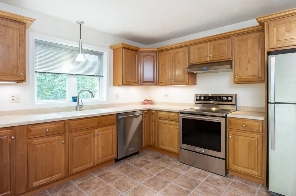 21 Settlement Way Nashua NH 03062