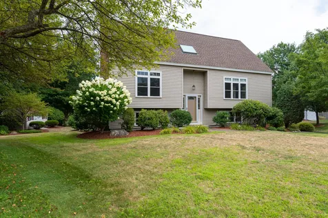 21 Settlement Way Nashua NH 03062
