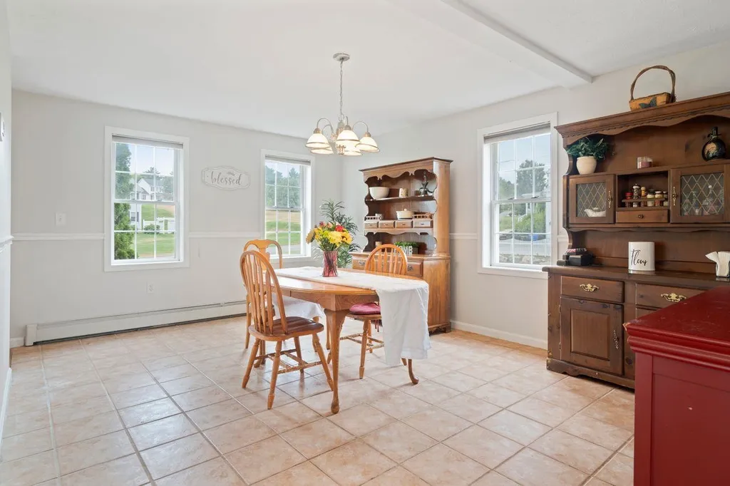 25 Longwood Avenue Londonderry NH 03053
