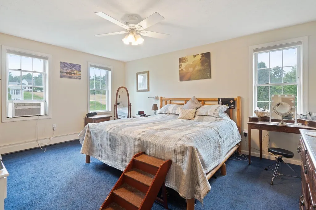 25 Longwood Avenue Londonderry NH 03053
