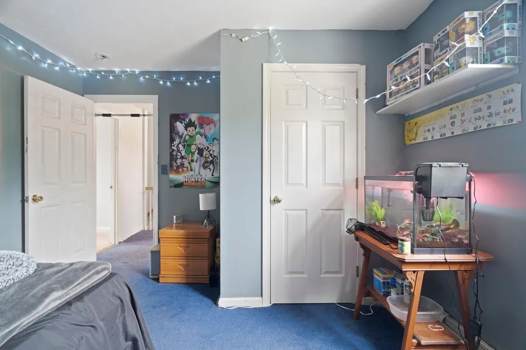 25 Longwood Avenue Londonderry NH 03053
