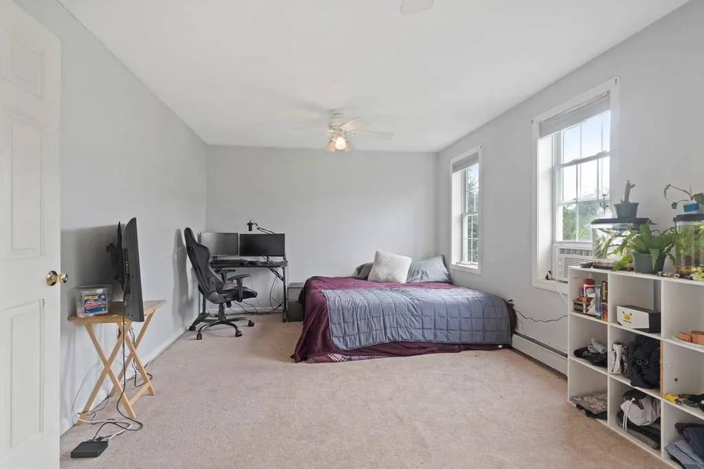 25 Longwood Avenue Londonderry NH 03053