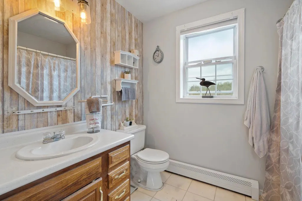 25 Longwood Avenue Londonderry NH 03053