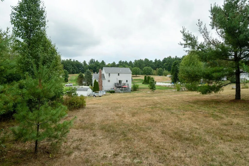 25 Longwood Avenue Londonderry NH 03053