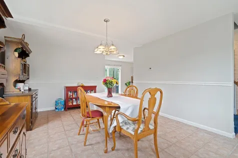 25 Longwood Avenue Londonderry NH 03053