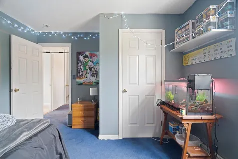 25 Longwood Avenue Londonderry NH 03053