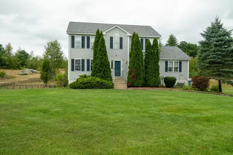 25 Longwood Avenue Londonderry NH 03053