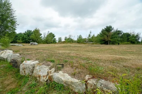 25 Longwood Avenue Londonderry NH 03053