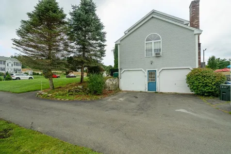 25 Longwood Avenue Londonderry NH 03053