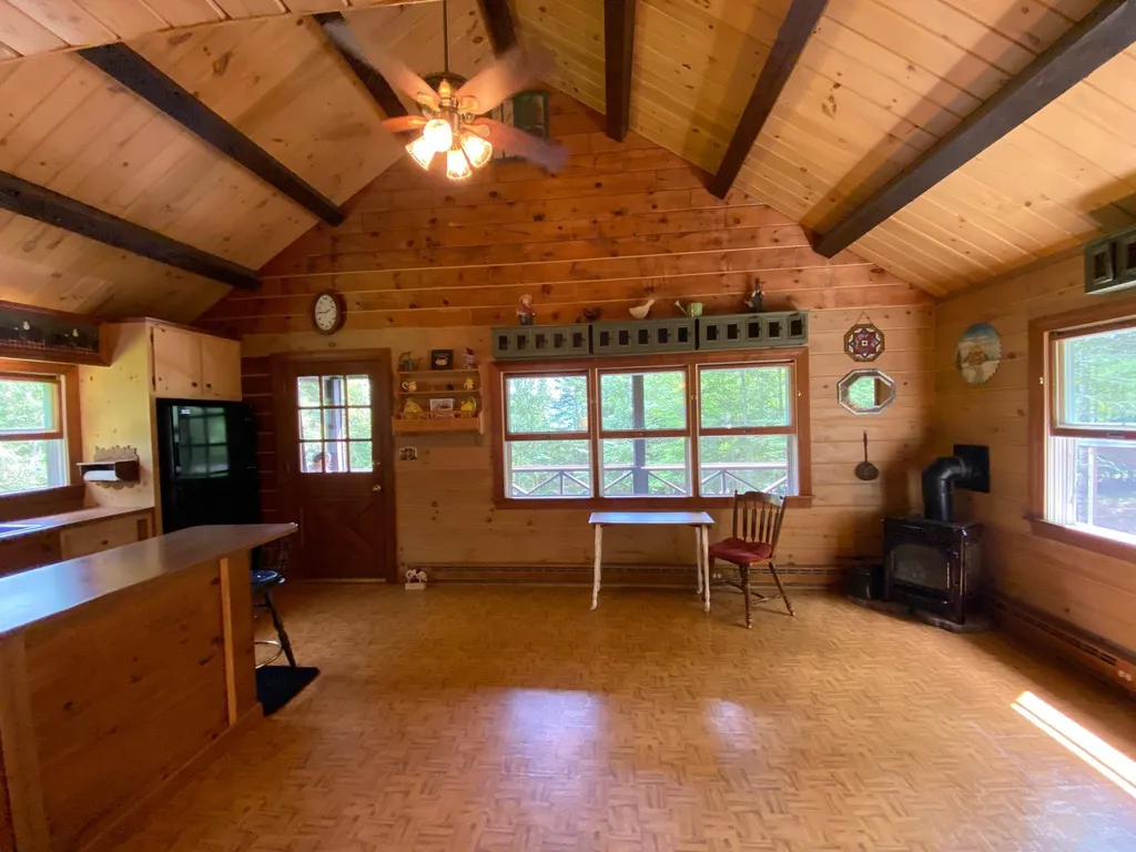 6 Braeside Road Pittsburg NH 03592