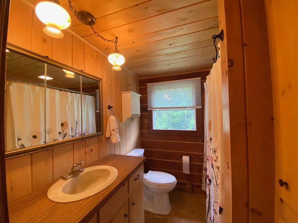 6 Braeside Road Pittsburg NH 03592