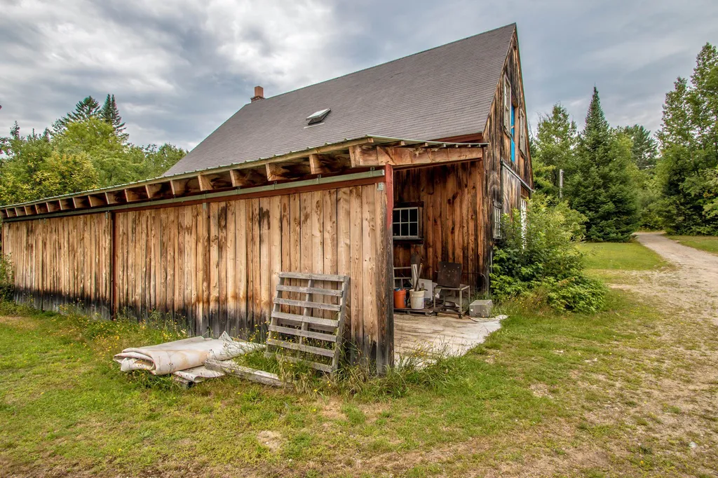 24 Wesson Road Lancaster NH 03584