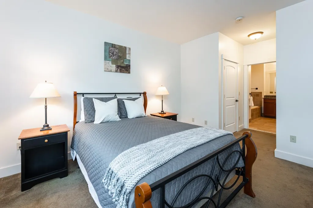 21 Riverside Terrace Lincoln NH 03251