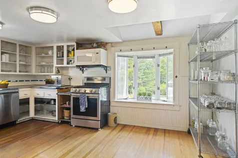 106 Governor Wentworth Highway Tuftonboro NH 03853
